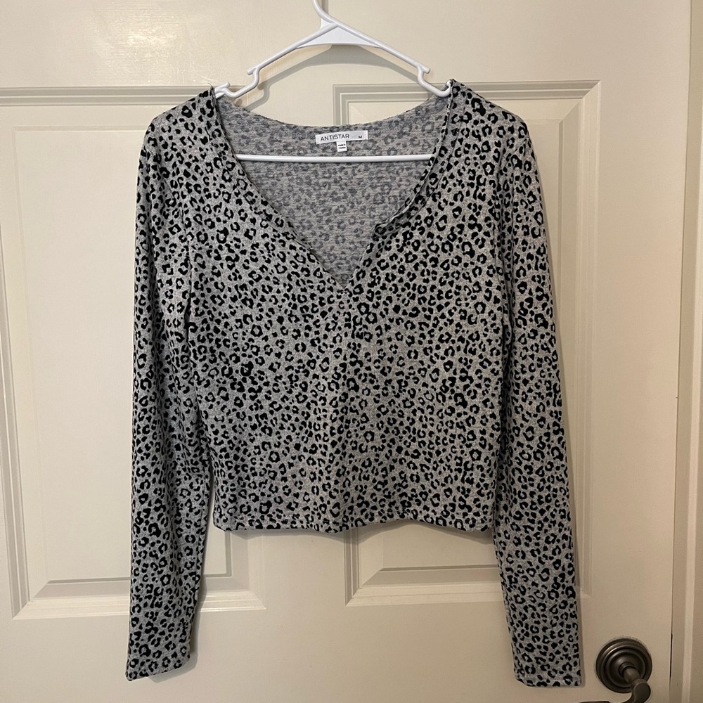 Antistar Cheetah print cropped long sleeve